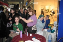 Признания в любви и соединение сердец, романтические фото и праздничные торты...